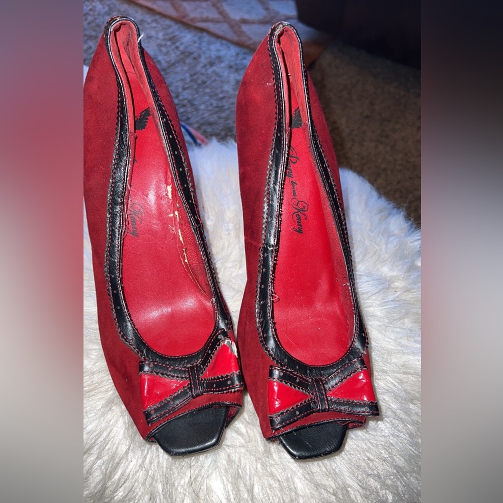 Penny loves Kenny peep toe heels